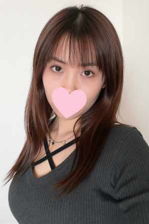 セーター姿の美しい女性