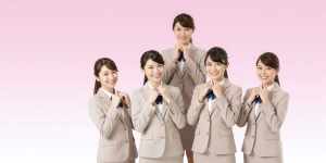 コンカフェ求人：OL風制服で楽しくお仕事！