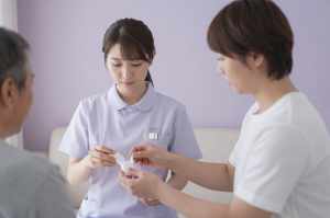 訪問看護で服薬管理を支援