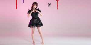 黒いドレスを着た可愛らしい少女のポートレート
