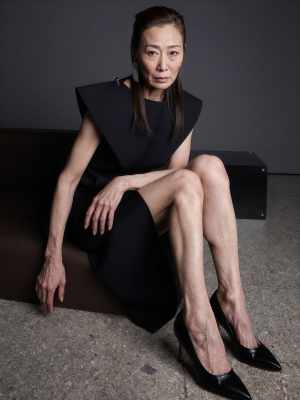 洗練された雰囲気の女性のポートレート写真