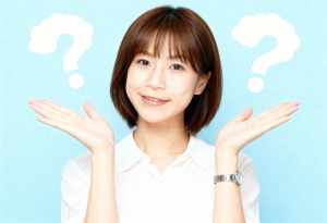 短いボブのヘアカットをした若いアジア人女性の写実的なポートレート。
