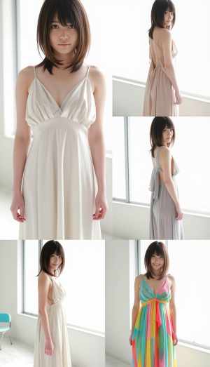 白いドレスを着た若い女性がさまざまな角度でポーズをとる、正面カメラのアングルからの写...。