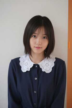 レース姿の美しい女性