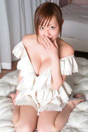 巨乳レースのフリー写真素材