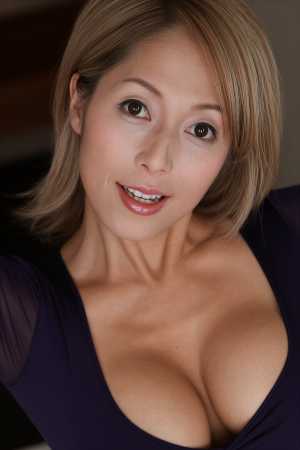 熟女・爆乳女性モデルのフリー素材