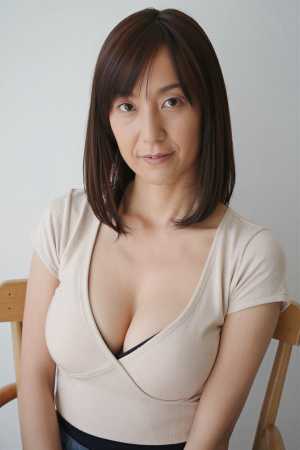 熟女・爆乳美しい女性ポートレート