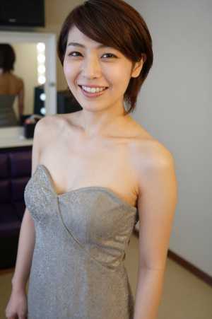 キャバクラ求人・カラオケでメイク