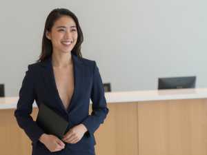 ヘルス求人のスーツ姿