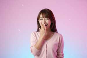 求人: 明るい笑顔と桜の歓迎