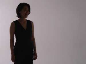 求人: クールな影の魅力