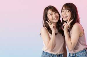 ガールズバー求人！キラキラ笑顔でピース