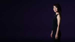 求人バナー素材：紫の背景と女性