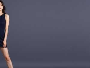 求人バナー素材: 黒グラデとグラマラスな女性