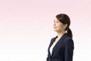 求人バナー素材: ピンクグラデの自信ある女性