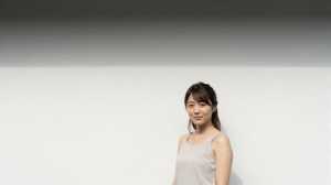 求人バナー素材: ボケと女性のカジュアルルック