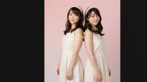 ガールズバー求人！可憐な笑顔の二人組