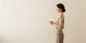 ラウンジ・会員制求人：穏やかな光