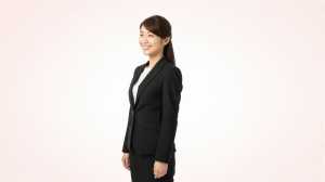 求人：スーツと花々