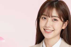 求人：清楚な制服姿