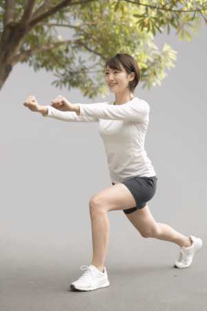 公園でランジ運動