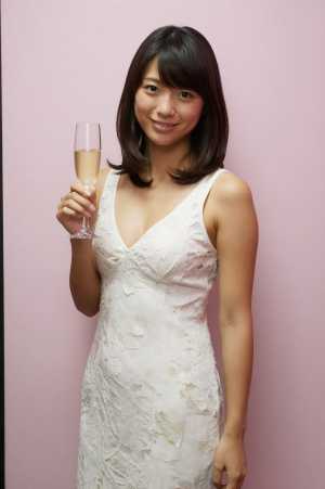 キャバクラのミラーで映るゴールドの