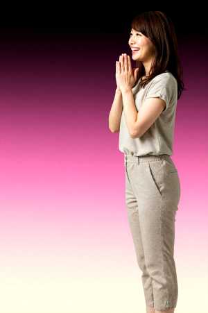 ガールズバー求人: 最新ファッションで働く