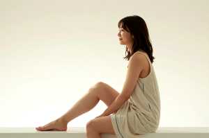 チャットレディ求人：窓辺でリラックス