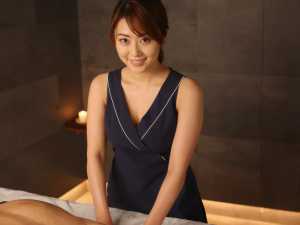 メンズエステの個室で密着マッサージ