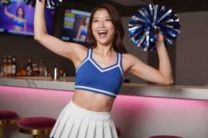 活気あるカウンターのチアリーダー