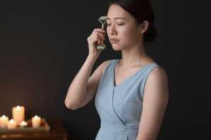 スパでリラックスする女性