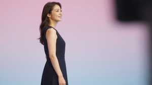 求人バナー素材: キラキラ水色と女性