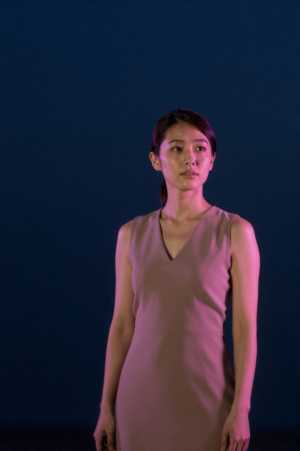 求人バナー素材: 決意を秘めた青