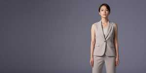 求人バナー素材: 黒紫グラデの女性