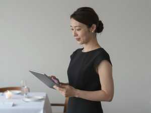 フレンチレストランの予約確認