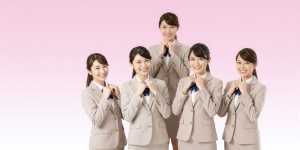 コンカフェ求人：OL風制服で楽しくお仕事！