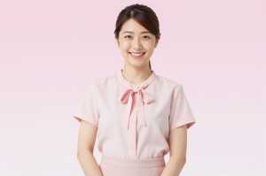 笑顔で働くガールズバーの求人