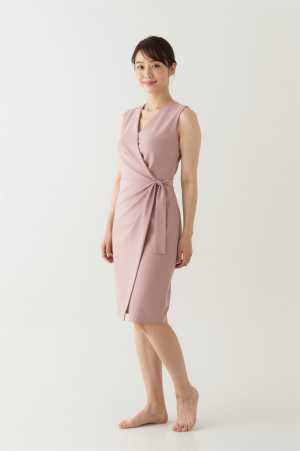 ラウンジ・会員制求人：洗練された姿勢