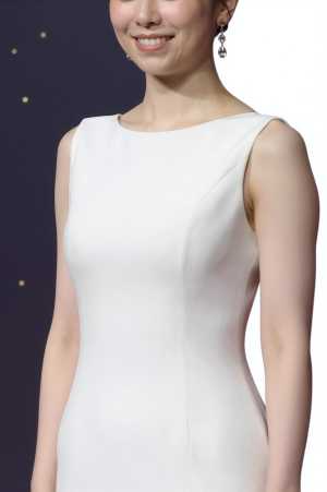 キャバクラ求人：煌めく白い輝き