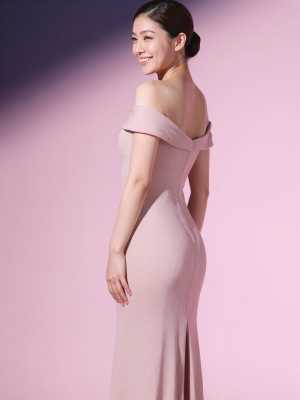 キャバクラ求人：優美なピンクの輝き