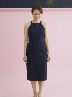 キャバクラ求人：紺色の気品ある姿