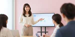 チームを率いる女性マネージャー