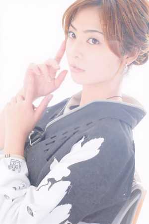 女性モデルのフリー素材