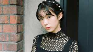 黒髪珠玉の若き女性ポートレート