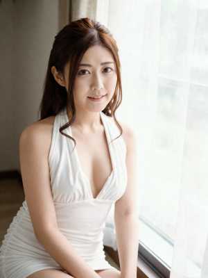 A photo-realistic portrait of a young asia...。