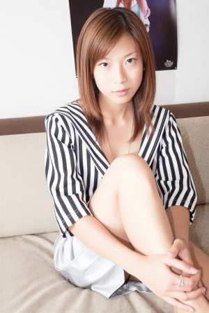 バーで撮影された女性のポートレート