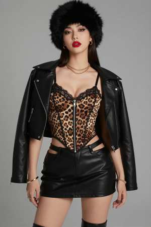 巨乳レースのフリー写真素材