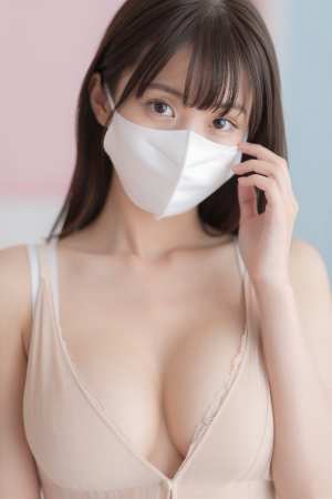 熟女・爆乳白レース姿の魅力的な女性