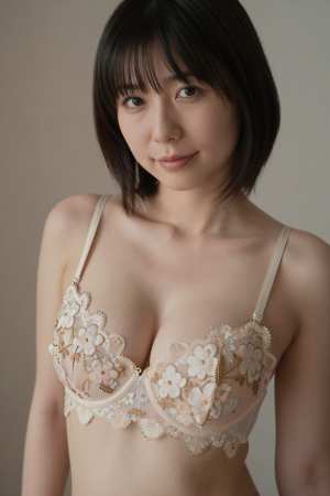 熟女・爆乳レース姿の美しい女性