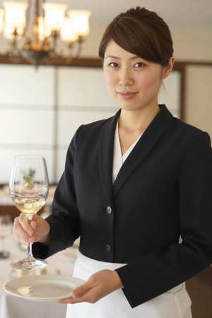 エプロン姿のエレガント女性